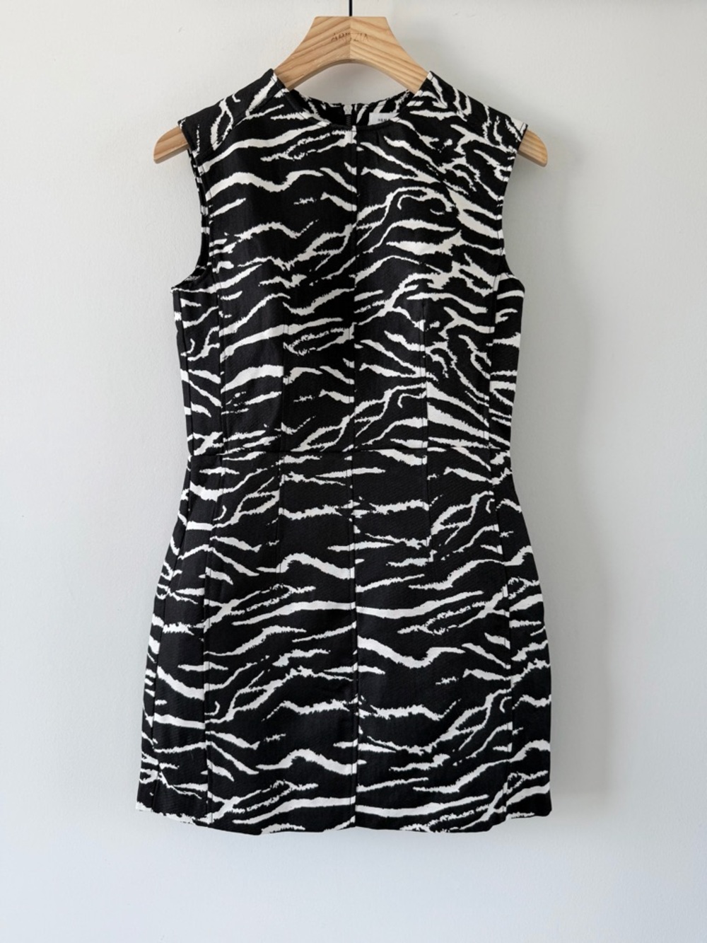 H&M Edition Zebra Print Jacquard Mini Dress Structured Size XS Black White - Picture 2 of 11